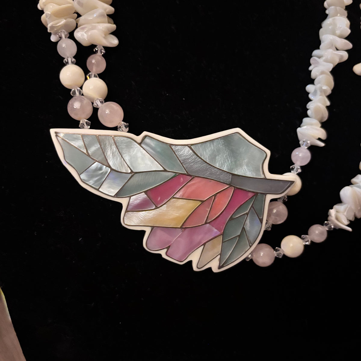 Vintage LEE SANDS Pendant Necklace Tropical Flower Leaf Mosaic Mother Of Pearl